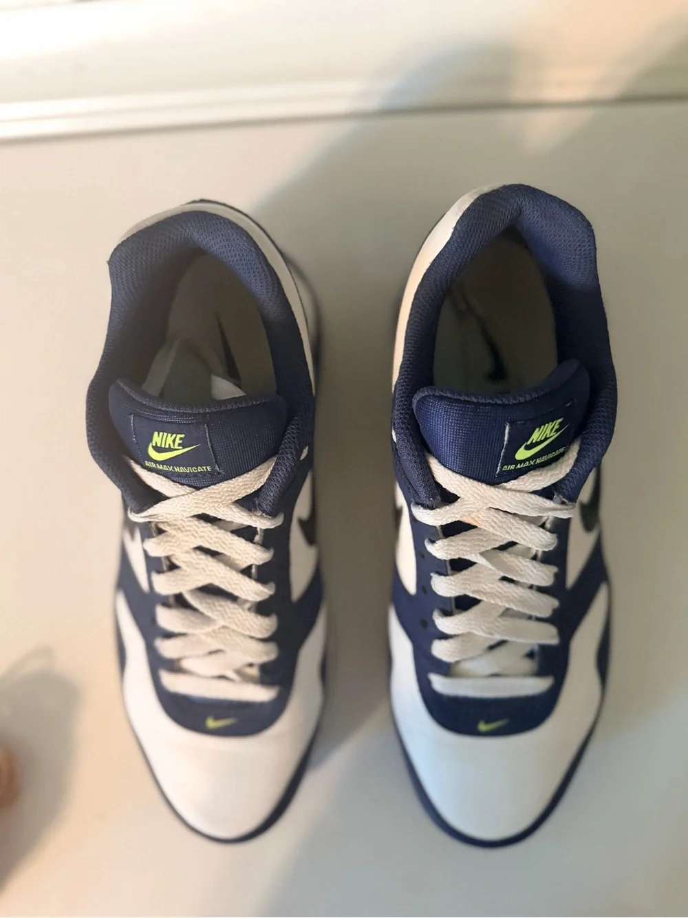 Nike Air Max Navigate Youth 6.5Y Navy White Volt Running Sneakers Athletic Shoes